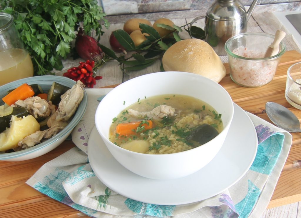 Bouillon de poulet avec grattons