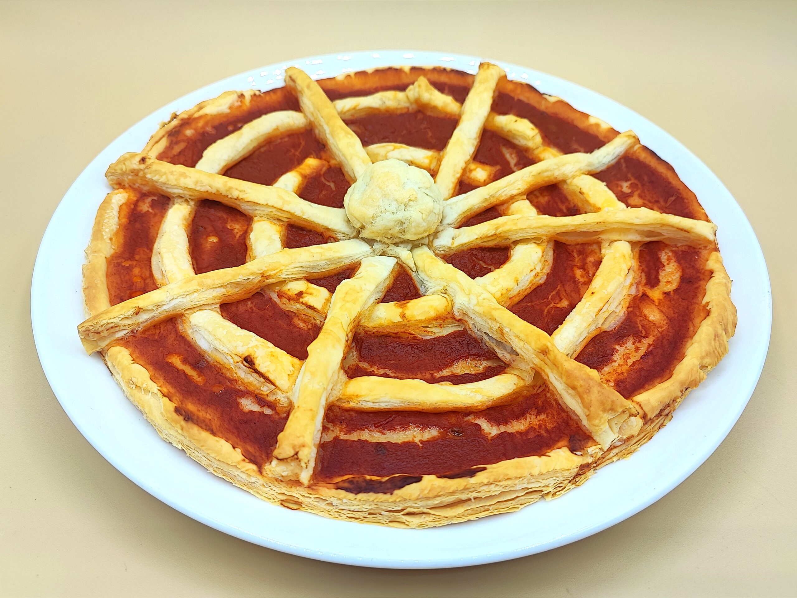 Pizza toile d’araignée en pâte feuilletée