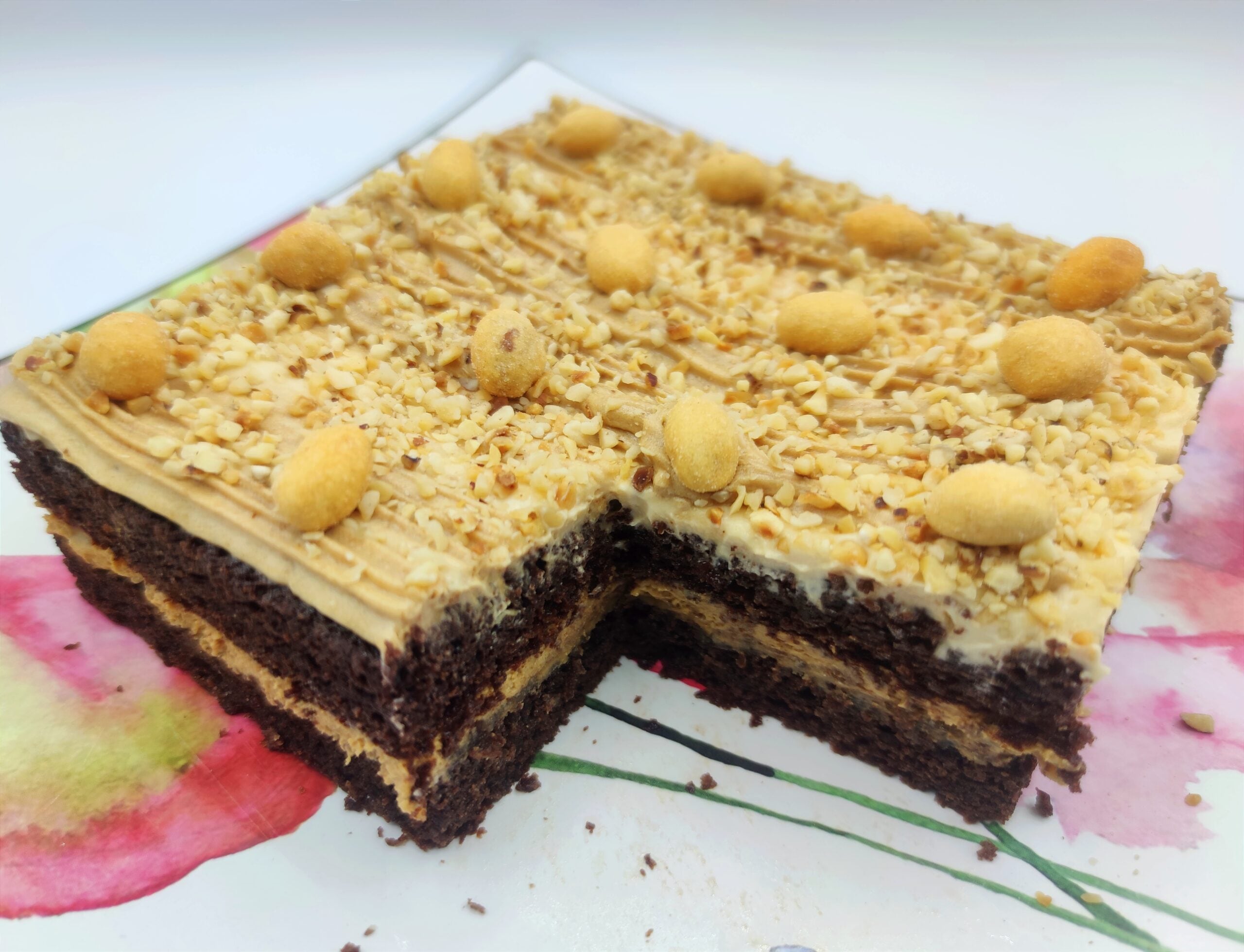 Gâteau au caramel au beurre salé et beurre de cacahuètes