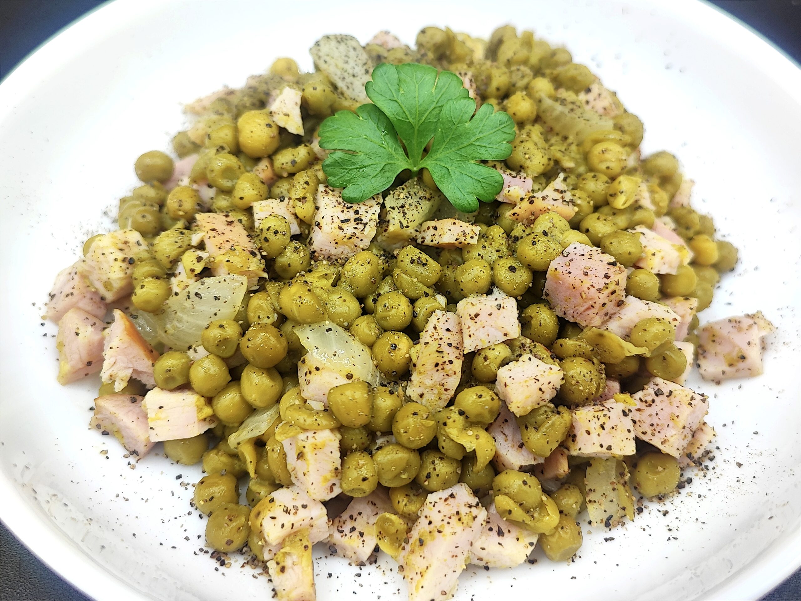 Petits pois et jambon cuit