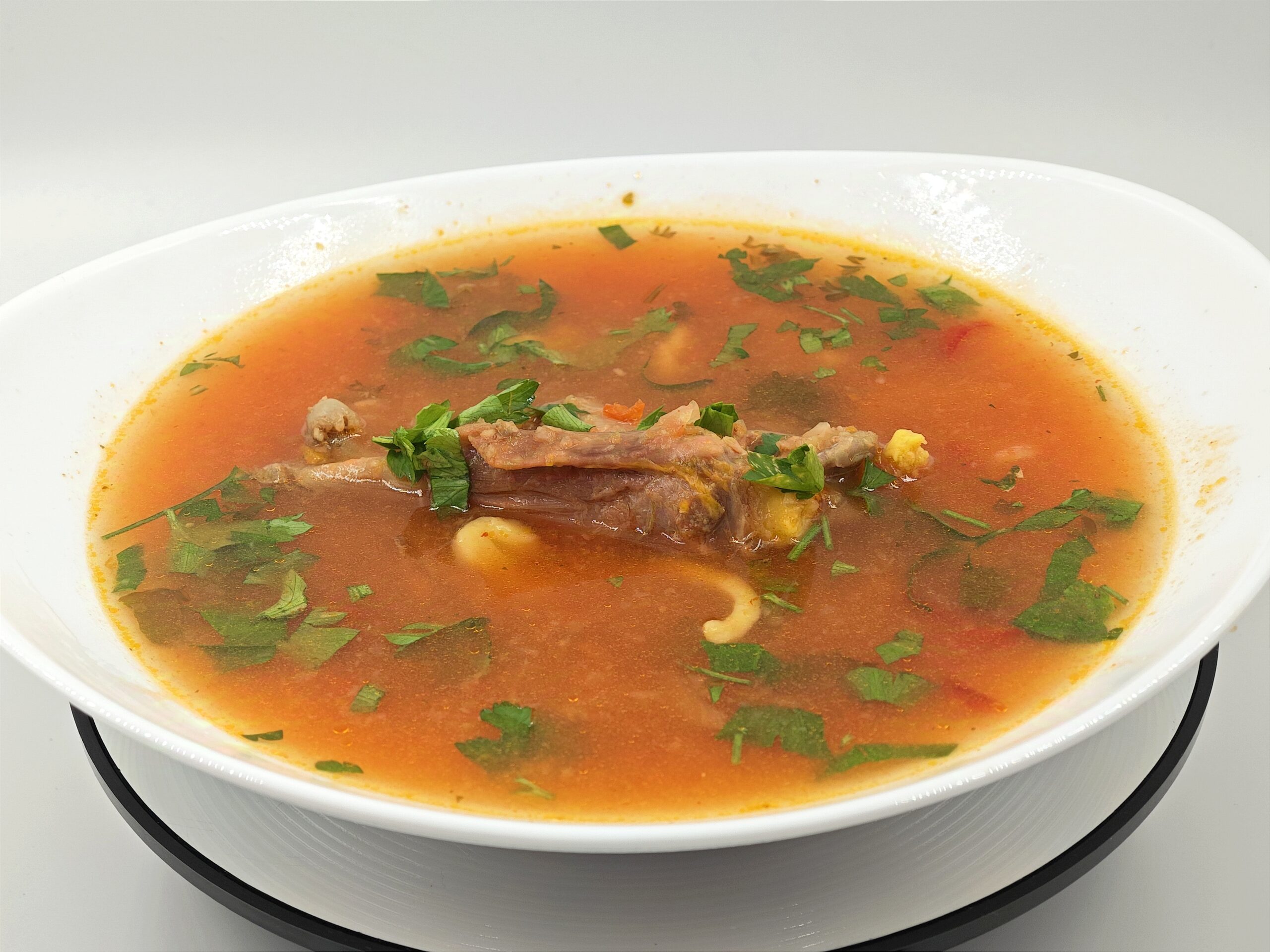 Bouillon de poulet avec pâtes fraîches