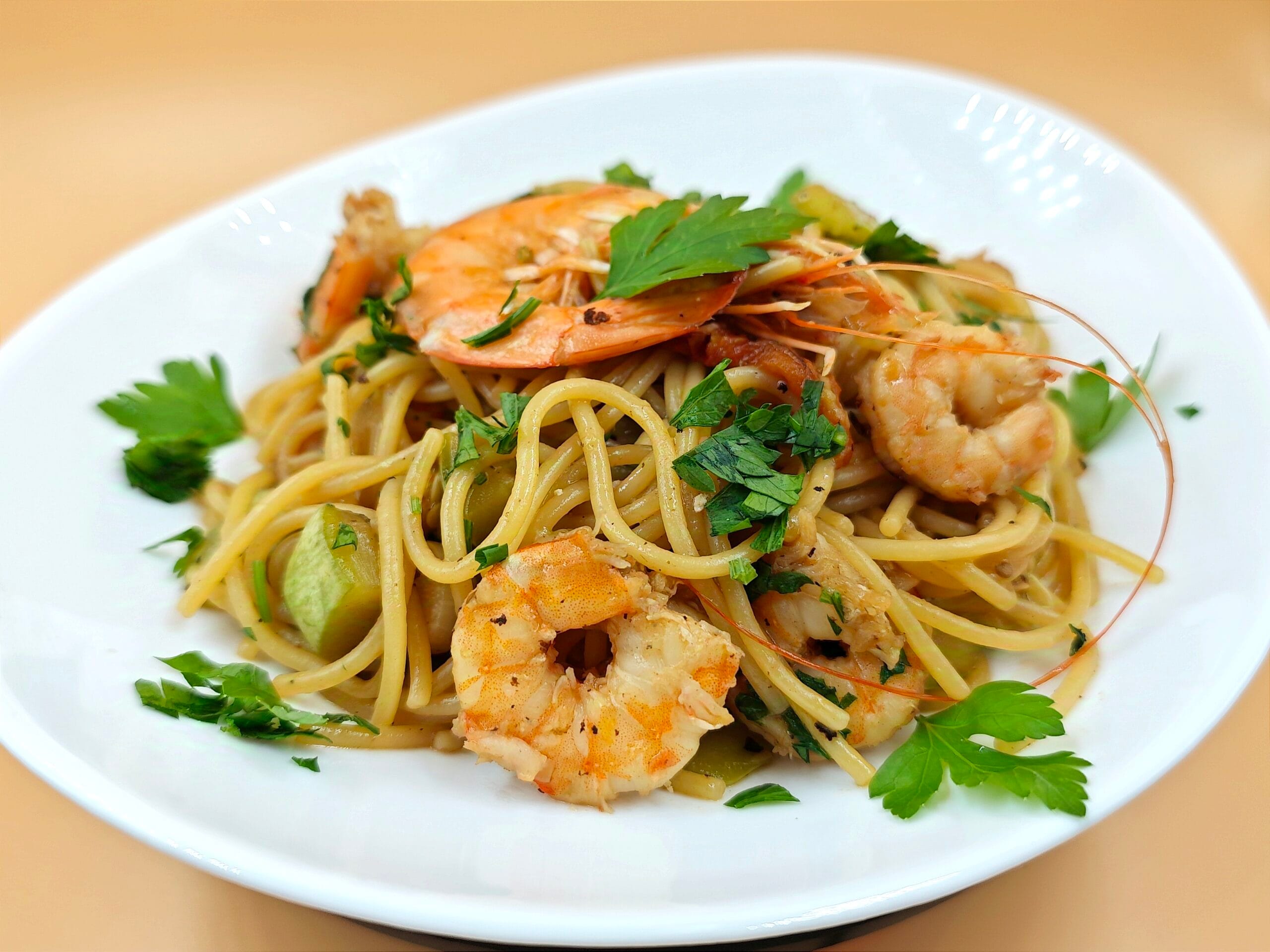 Pâtes aux crevettes et courgettes
