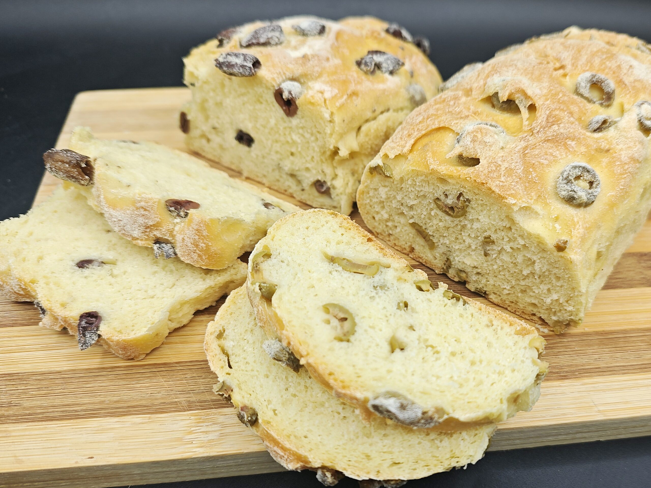 Pain aux olives