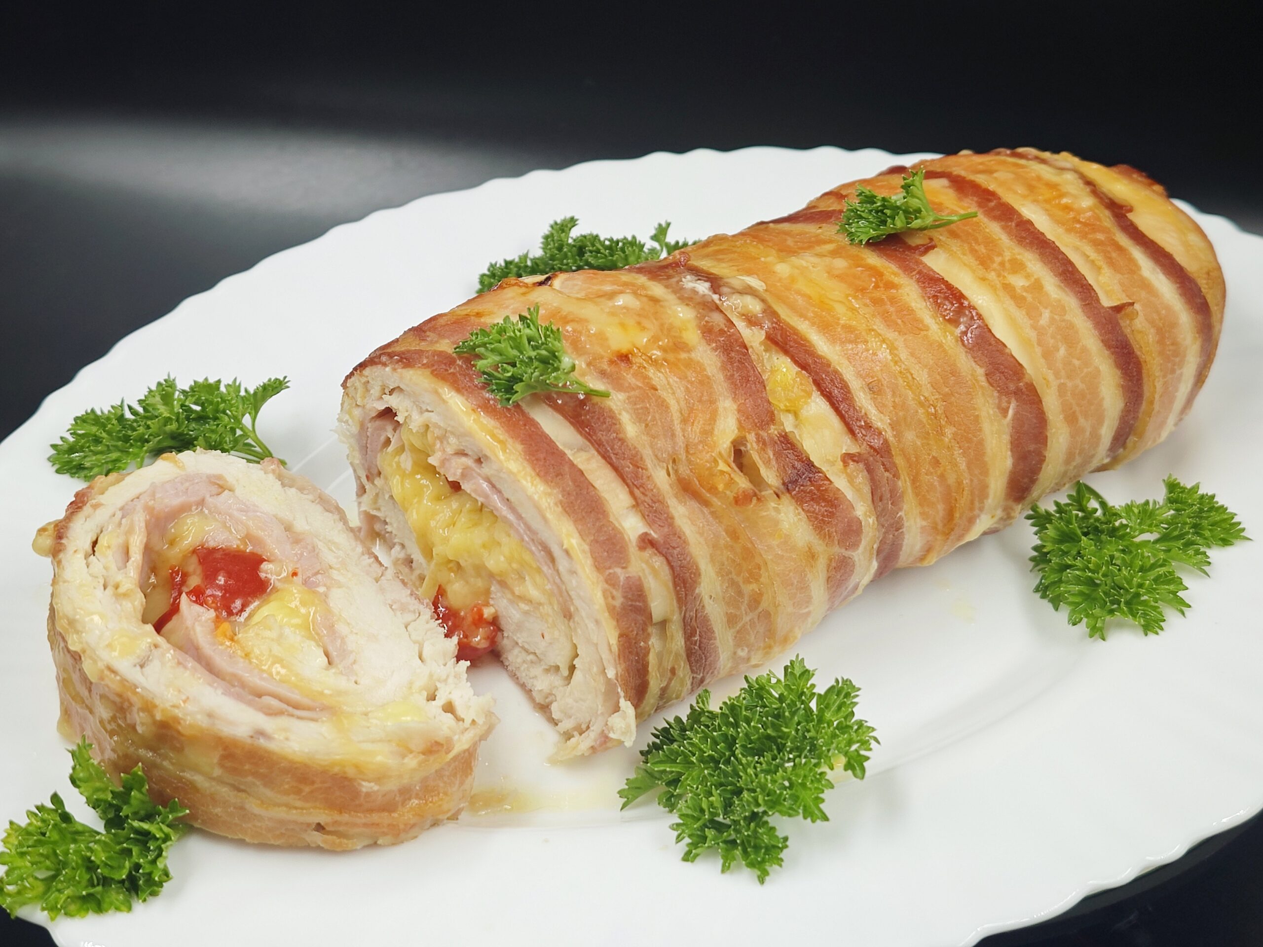 Roulé de poulet avec bacon et poivrons