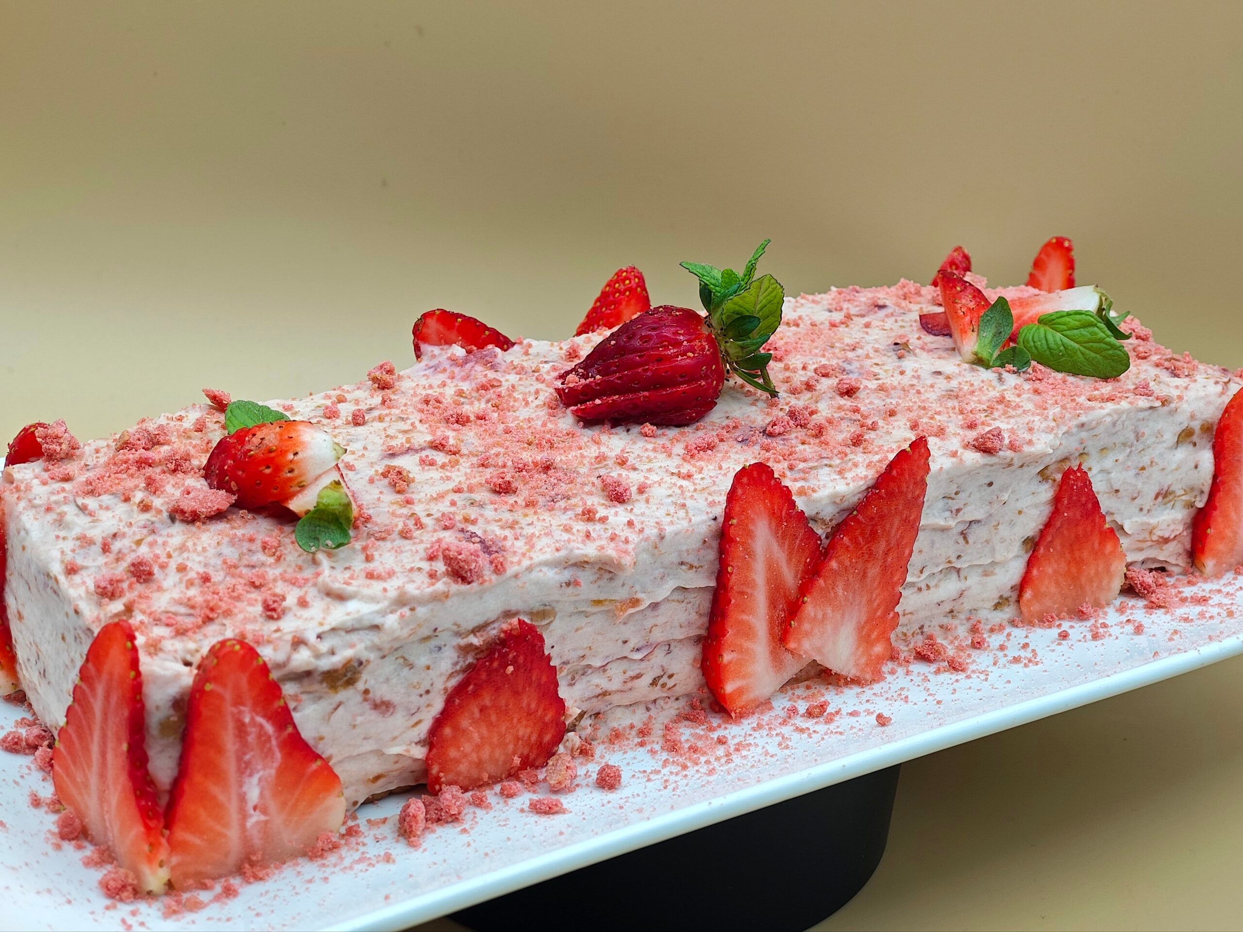 Gâteau en brique aux fraises