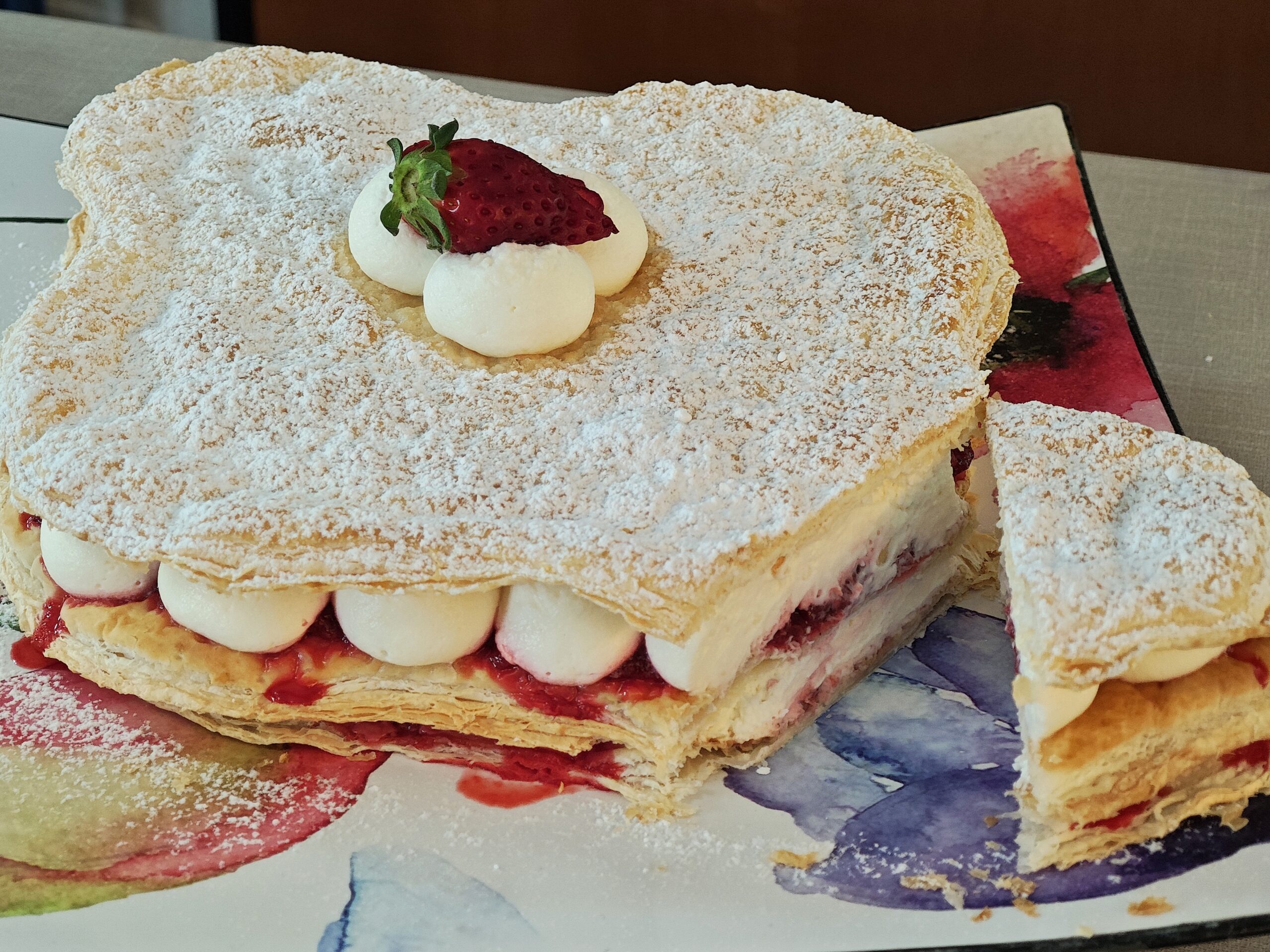 Colombe mille-feuilles aux fraises