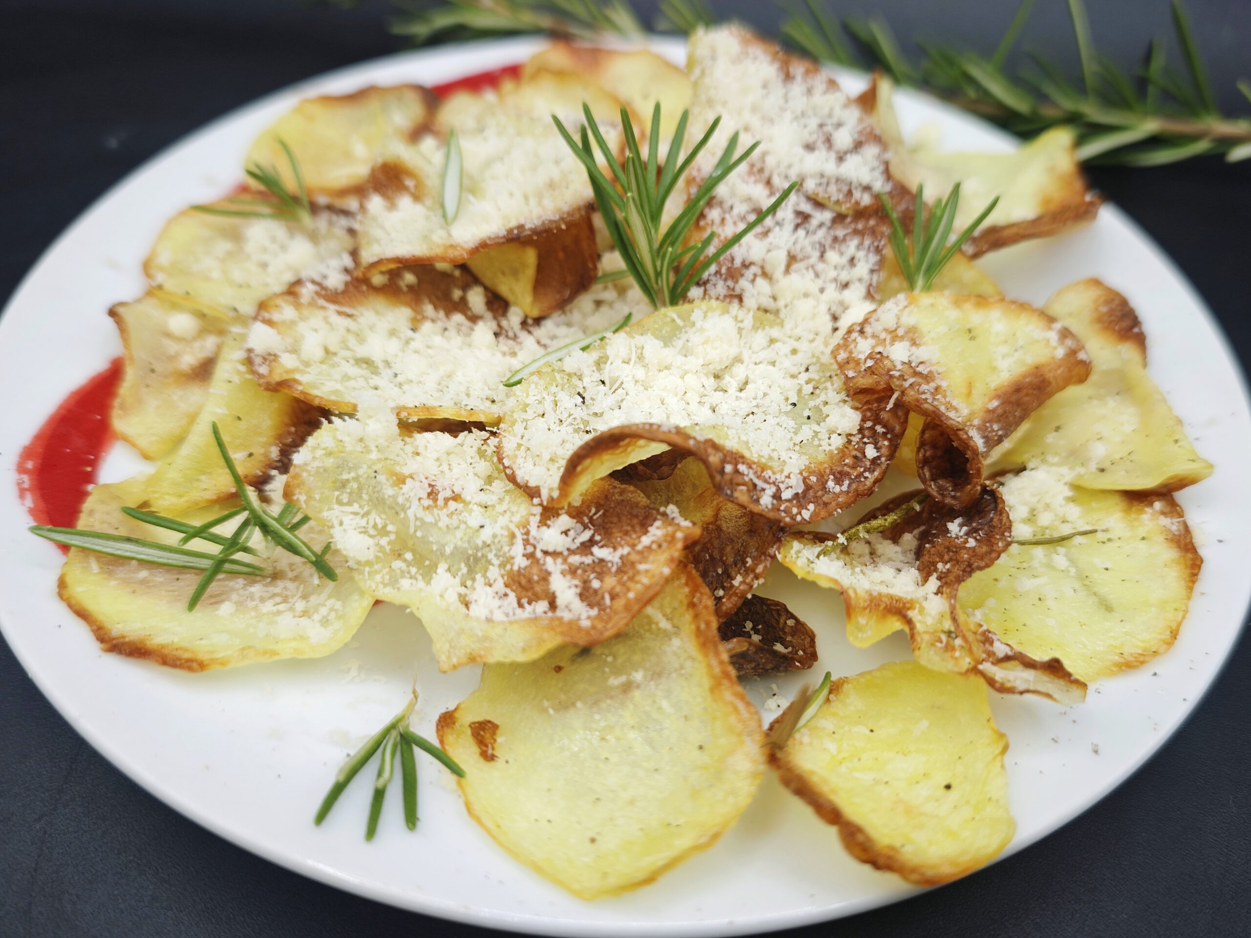 Chips de pommes de terre à la friteuse à air