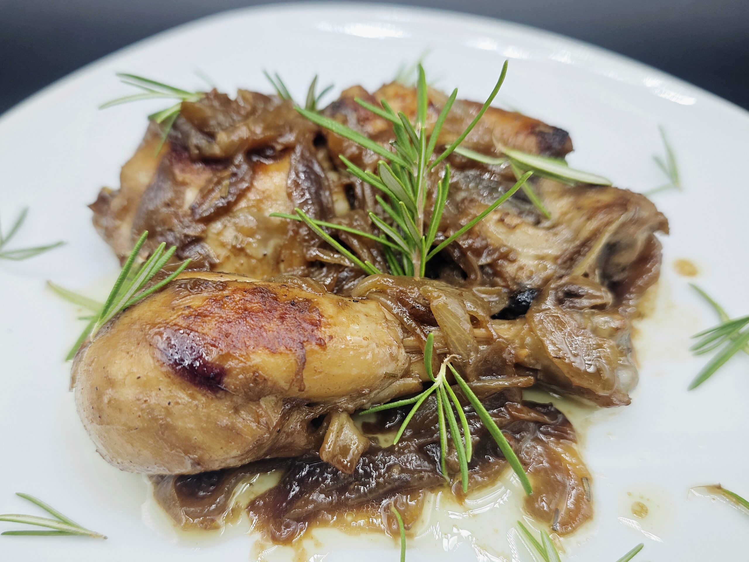Poulet aux oignons à la poêle
