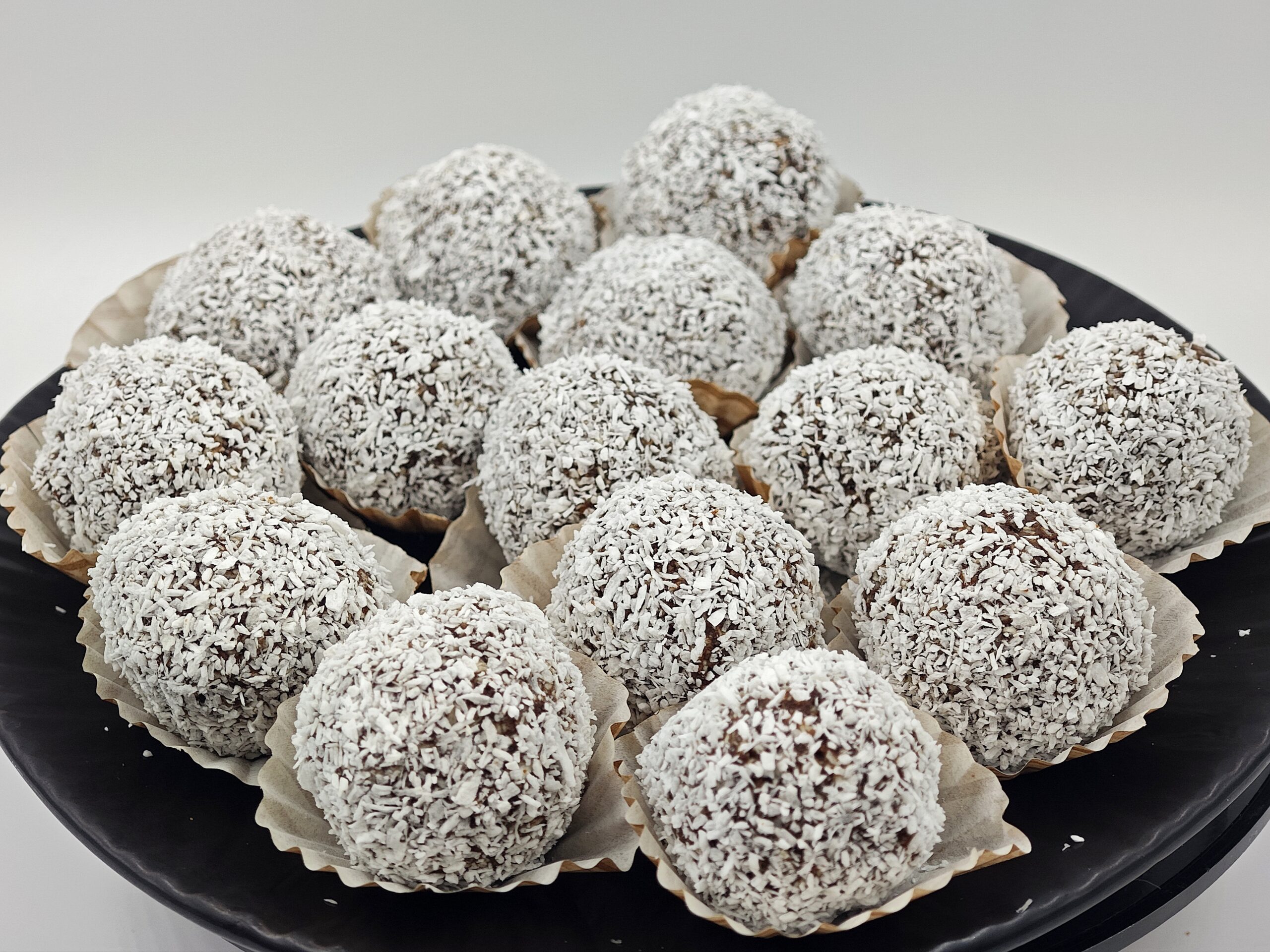 Truffes à la banane et à la noix de coco sans cuisson