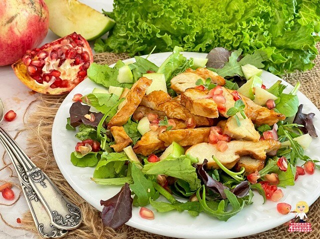 SALADE avec POULET et GRENADE