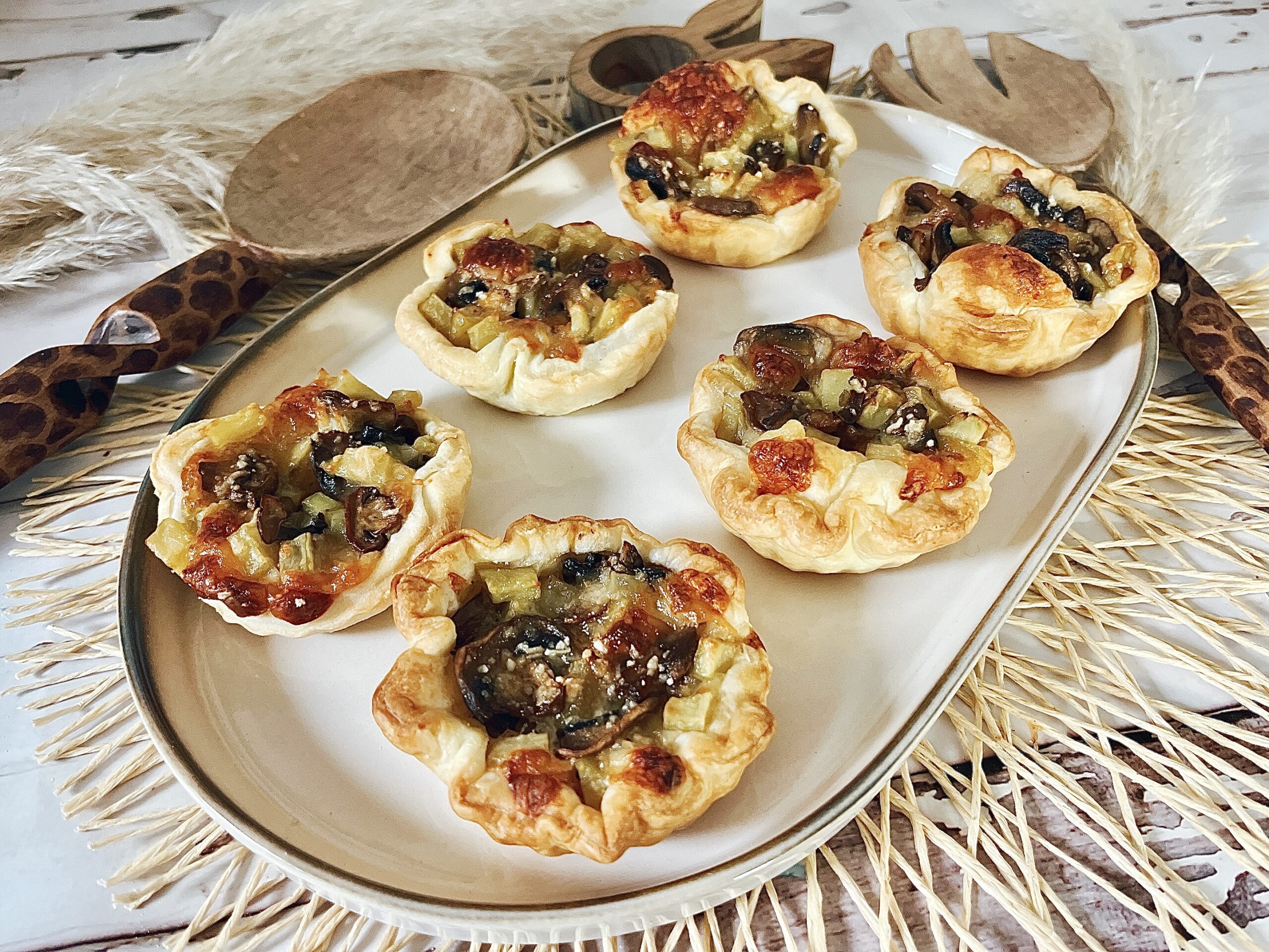 Paniers de pommes de terre et champignons