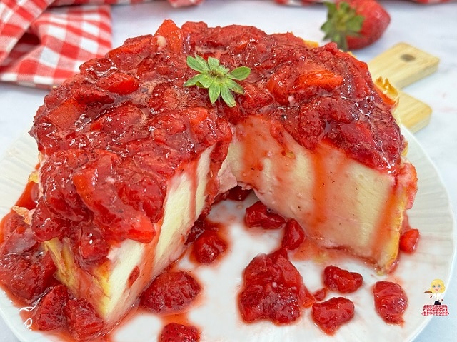 GÂTEAU CRÉMEUX À LA RICOTTA ET AUX FRAISES sans farine