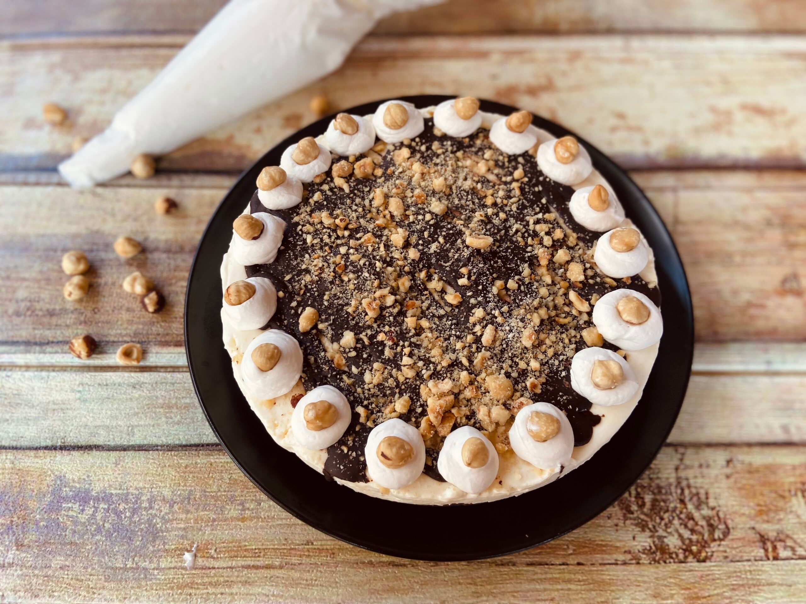 Gâteau glacé à la crème et au chocolat