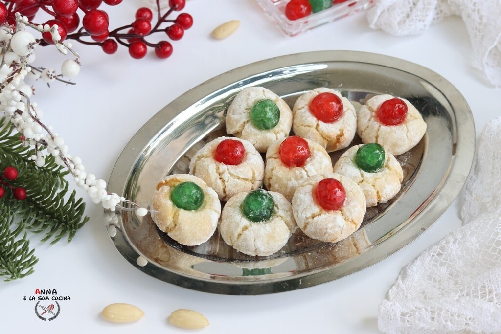 Pâtes de amandes calabraises pastettes sèches avec fruits confits