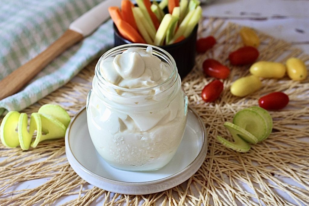 Mayonnaise maligne avec des blancs d'œufs, moins de calories, prête en 2 minutes, et elle ne tourne pas !