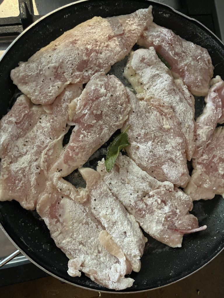 Escalopes de poulet à la sauge et au citron