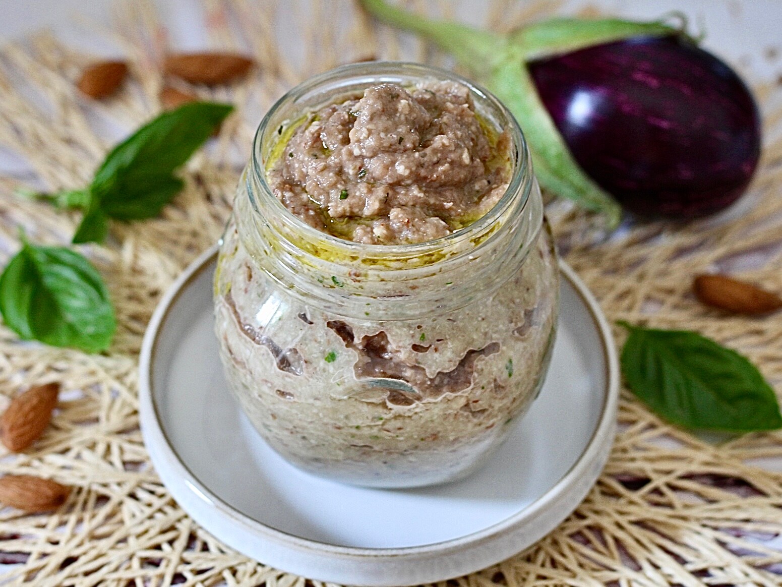 Pesto d’aubergines, la sauce qui rend chaque plat spécial.