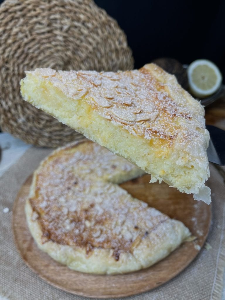 Chaussette de la Befana en pâte feuilletée avec champignons et pommes de terre