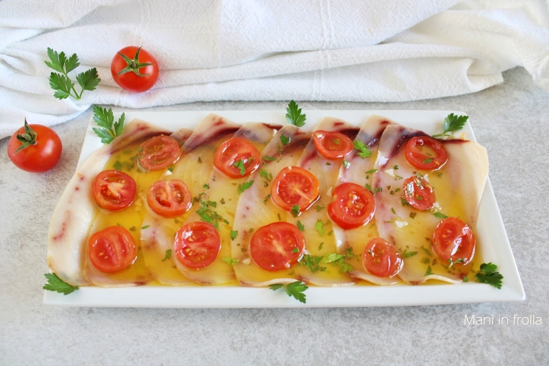 Carpaccio d’Espadon avec Tomates Cerises et Persil