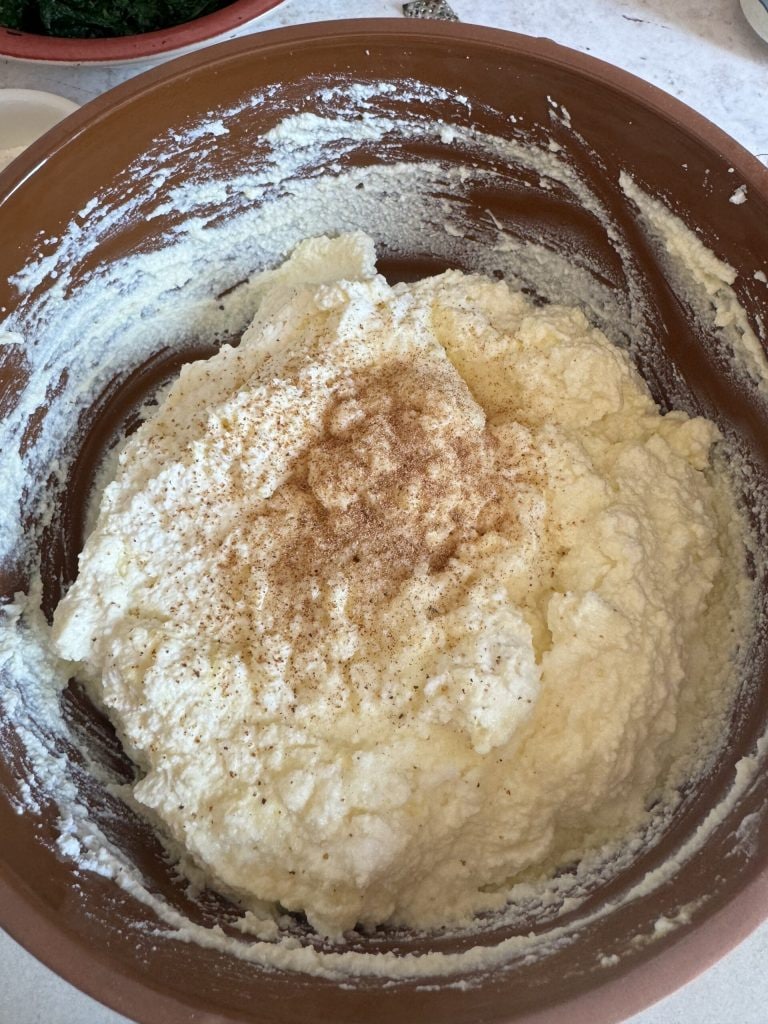 ajout de noix de muscade et de sel