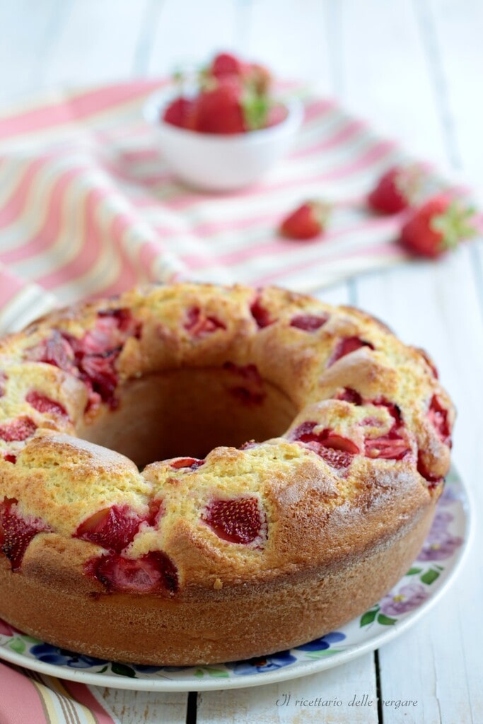 Couronne aux fraises et à la crème