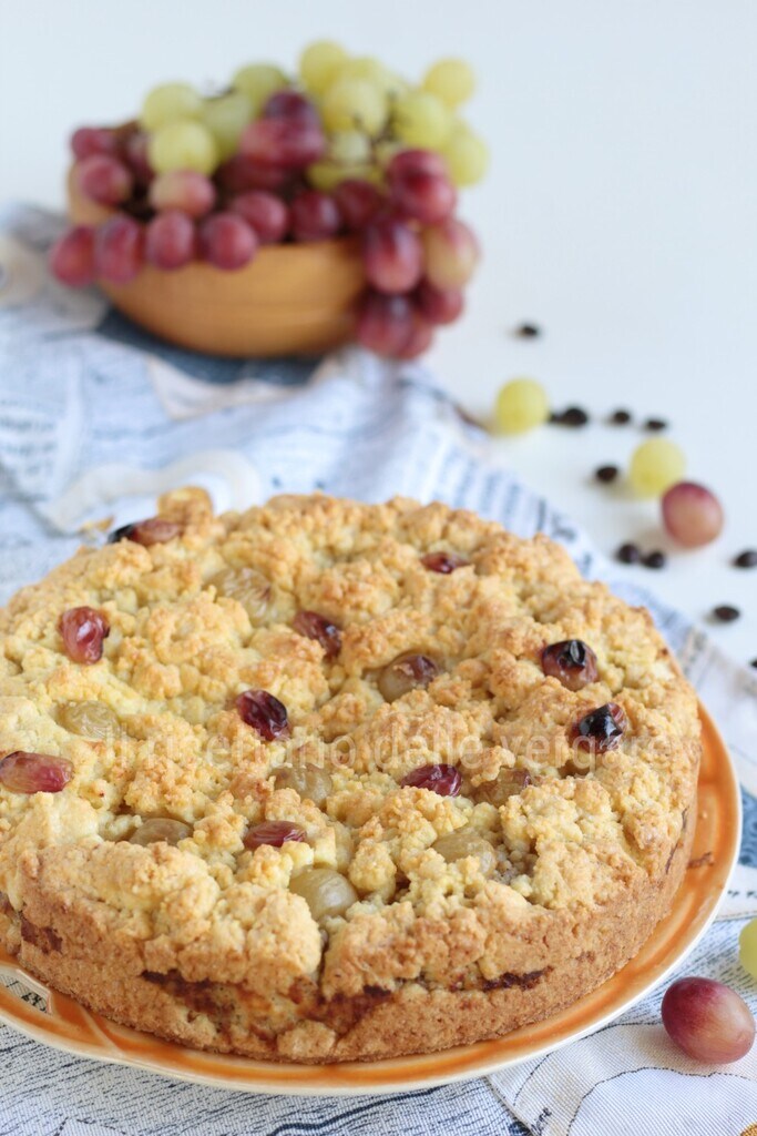 Gâteau émietté à la ricotta et raisins