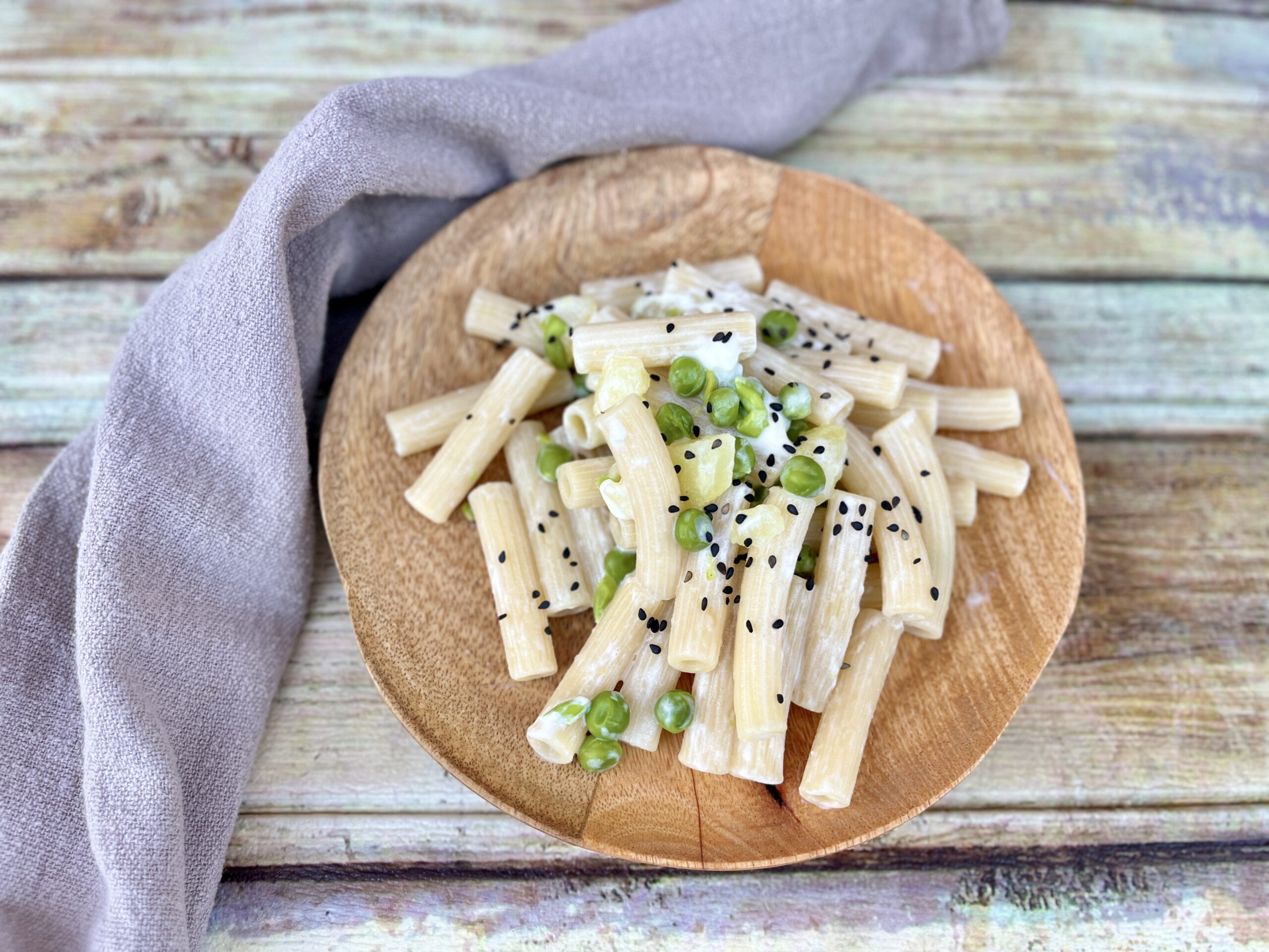 Sedanini crémeux avec pommes de terre et petits pois