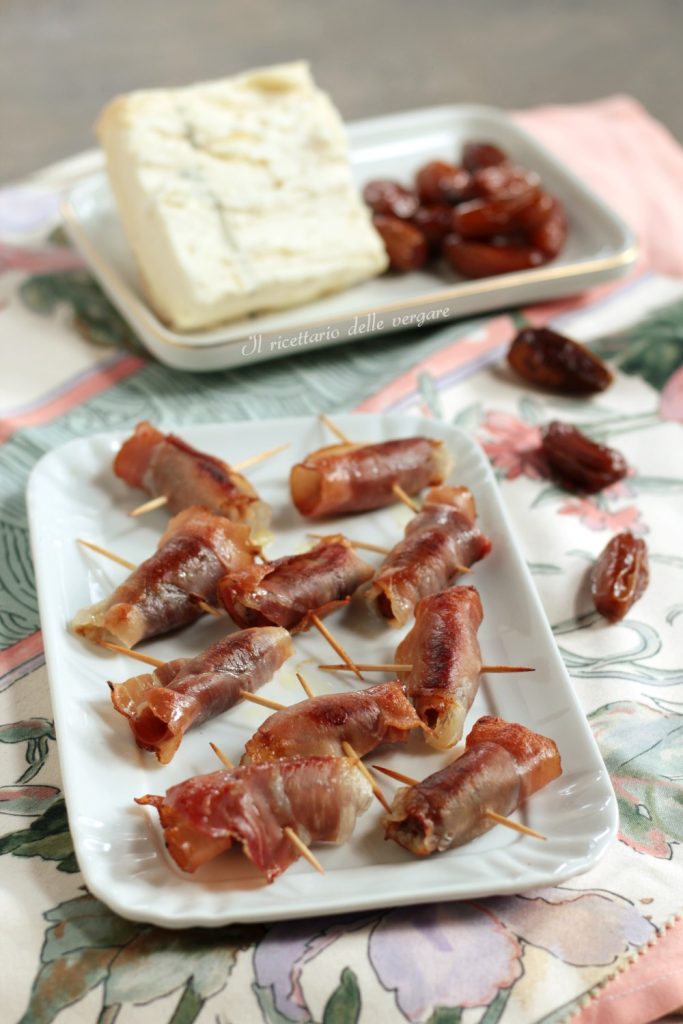 Dattes avec gorgonzola et speck