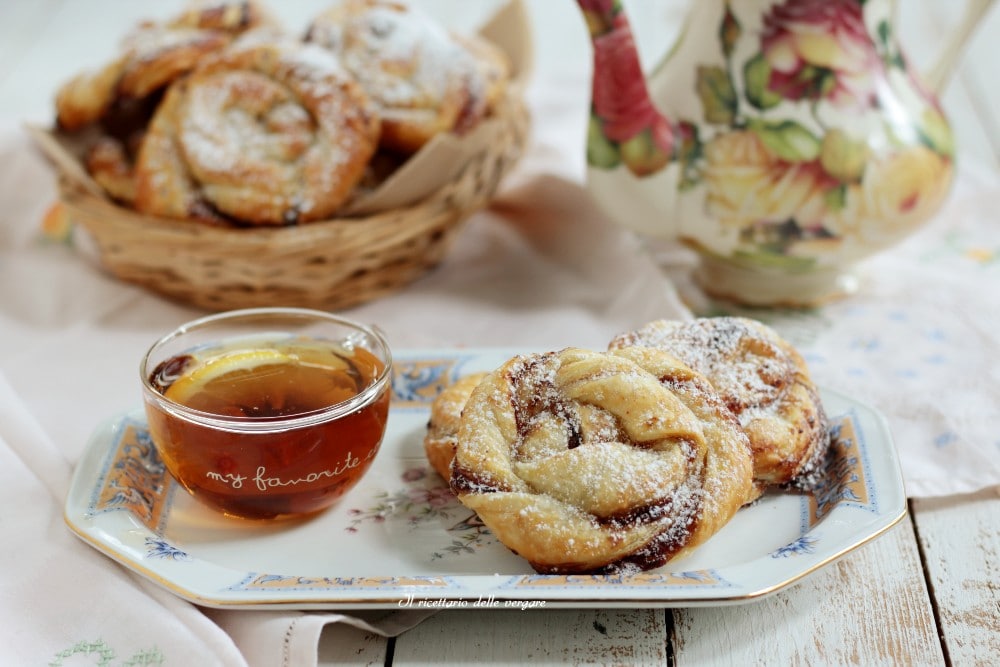 Roulés feuilletés à la confiture