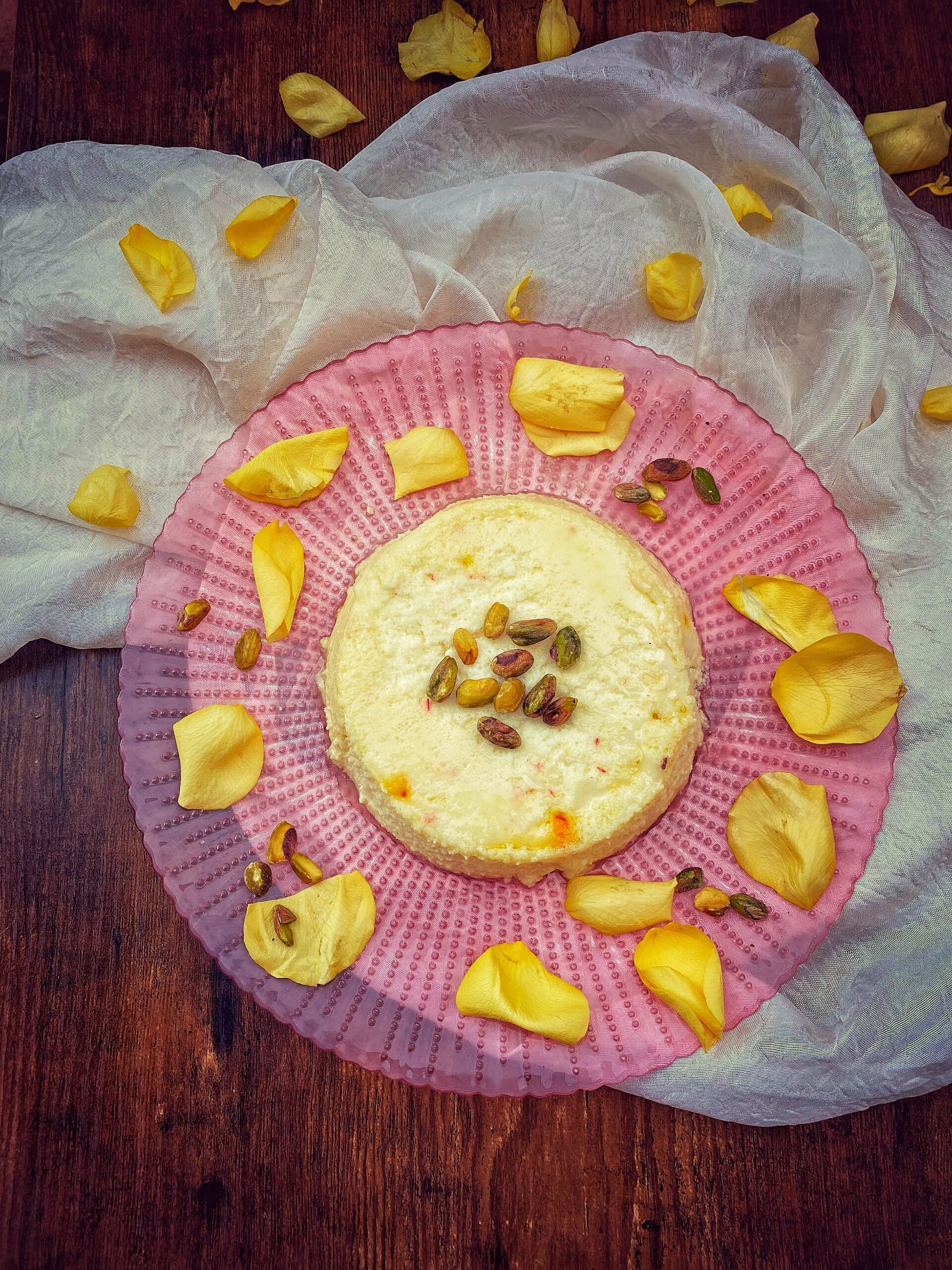 Kesar bhapa doi (Inde)