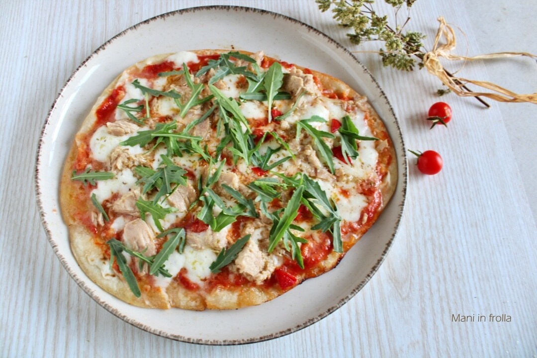 Piadina avec Mozzarella Thon et Roquette à la poêle