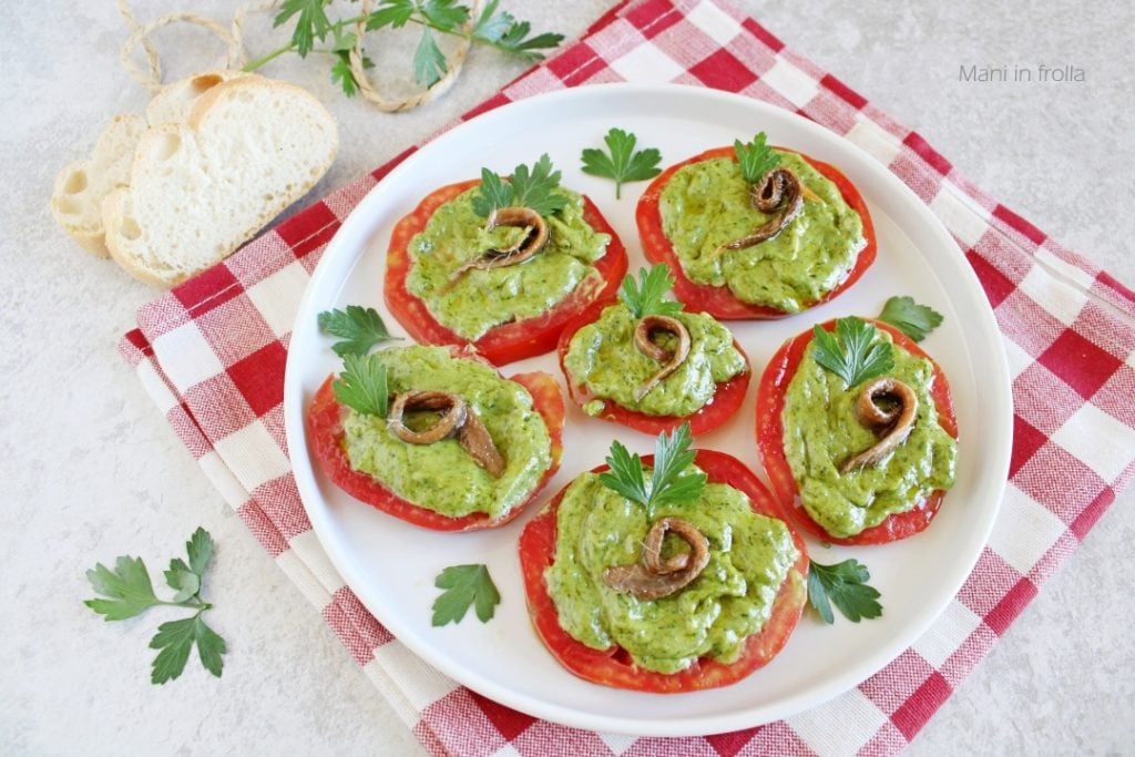 Tomates avec Sauce Verte et Anchois
