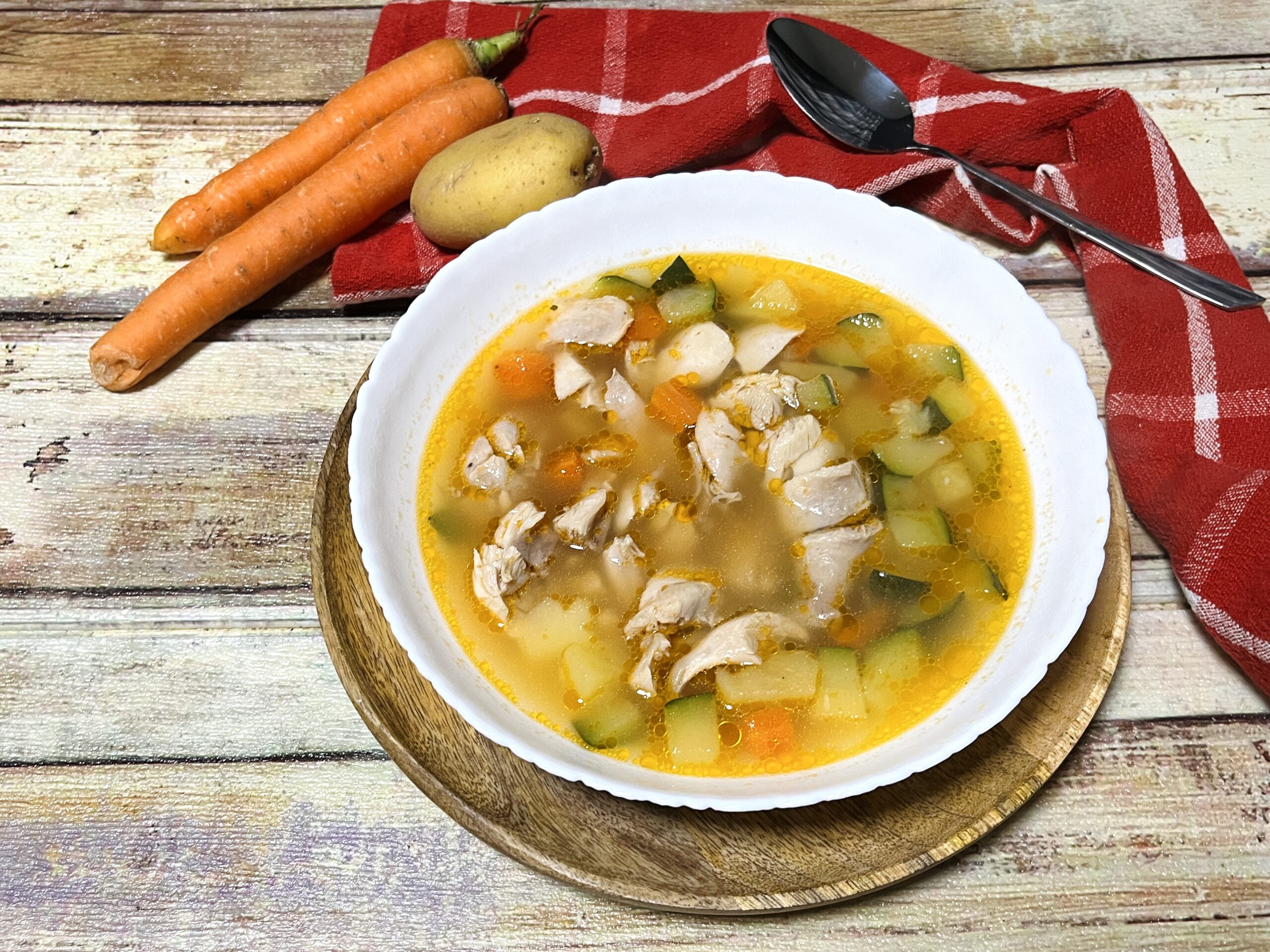 Soupe de poulet et légumes