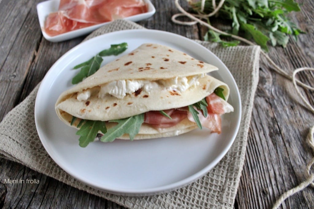 Piadina Jambon cru Stracchino et Roquette
