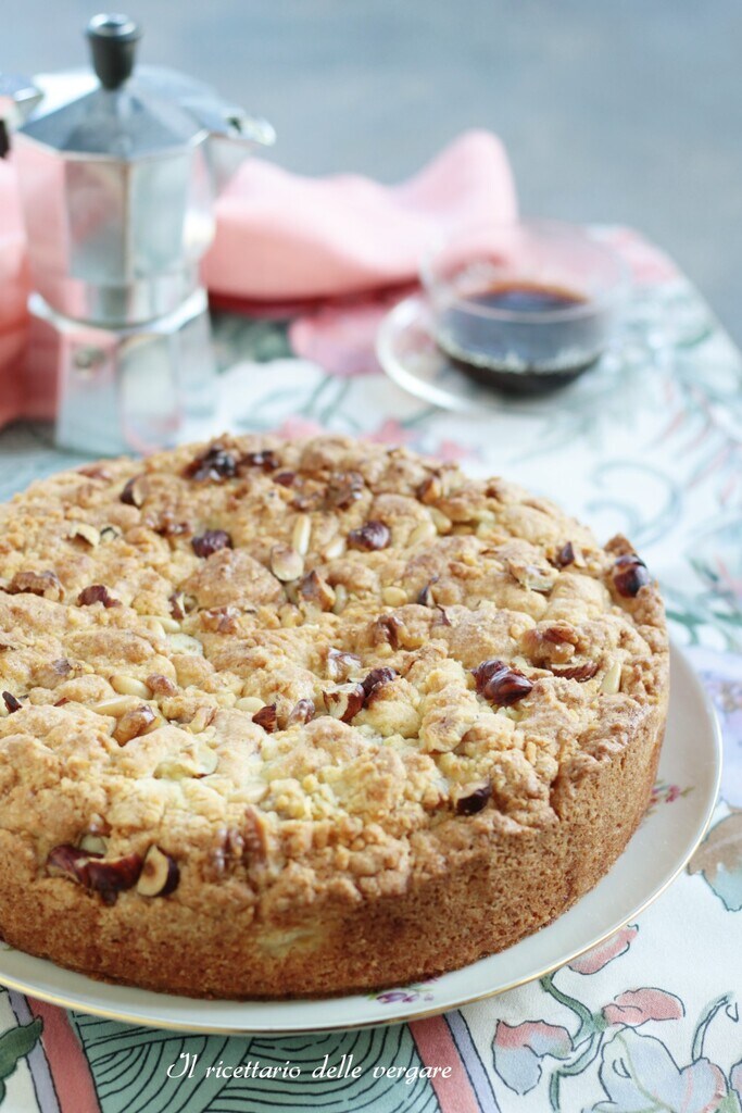 Gâteau émietté avec ricotta et café