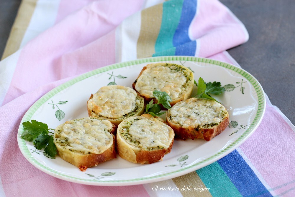 Crostini au beurre à l’ail