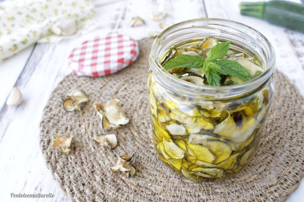 Courgettes à l'huile séchées au soleil