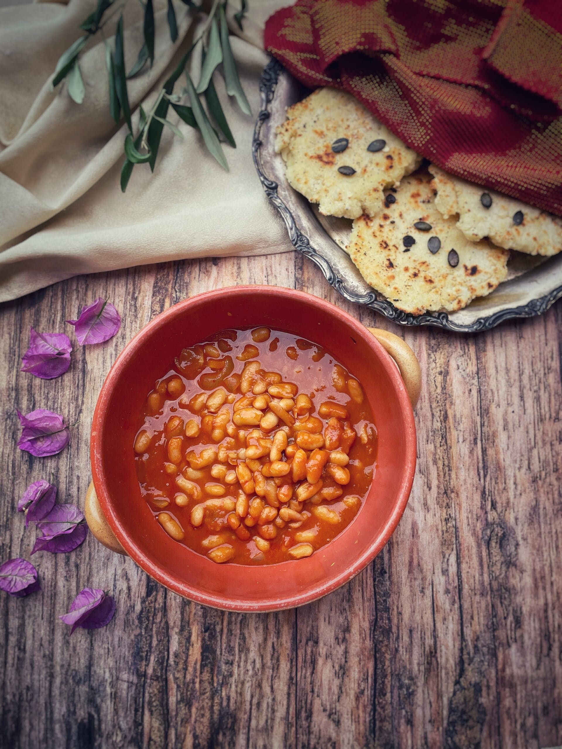 Loubia avec kesra, ragoût de haricots avec pain algérien