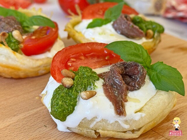 APÉRITIF PÂTE FEUILLETÉE ANCHOIS ET BURRATA