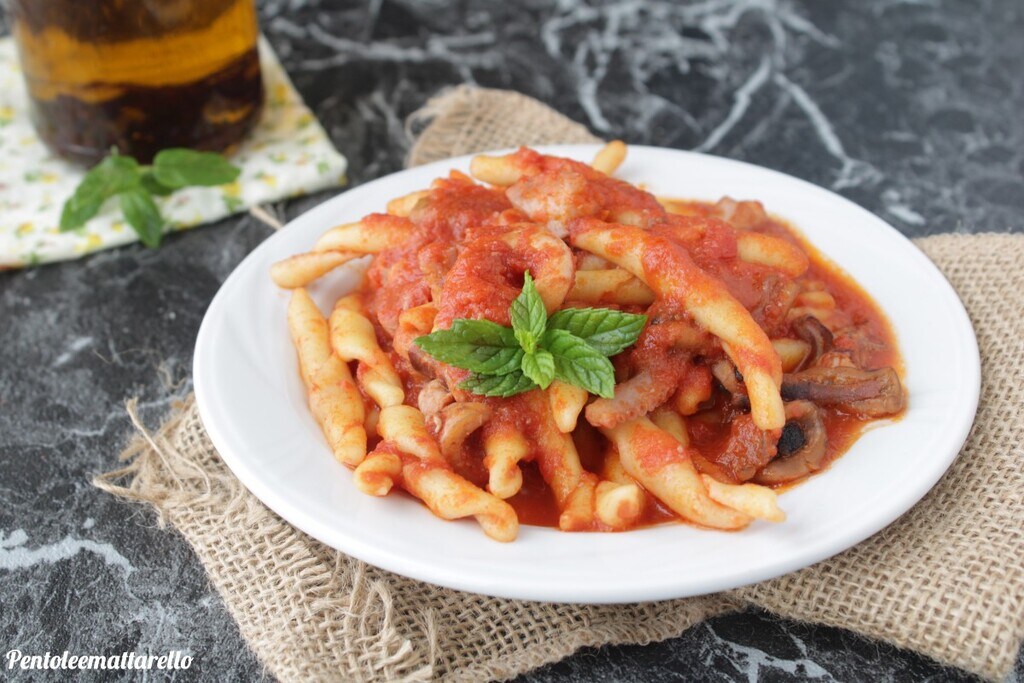 Fusilli frais avec seiches