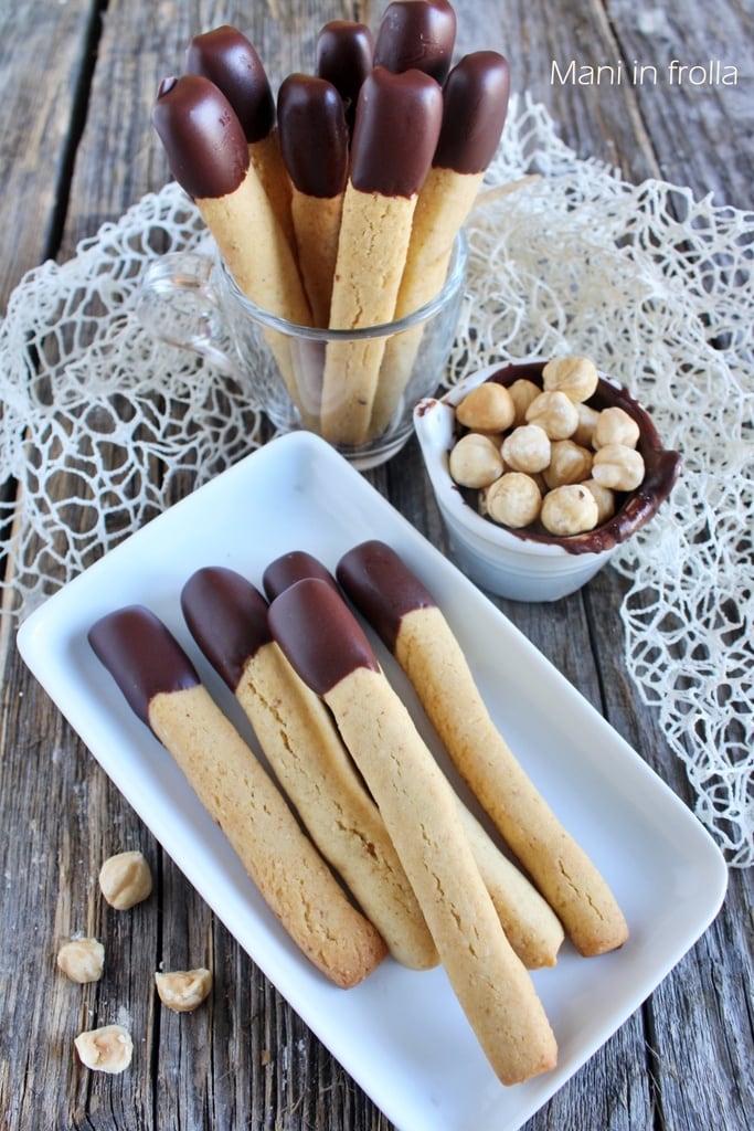 Biscuits Allumettes avec pâte sablée aux noisettes