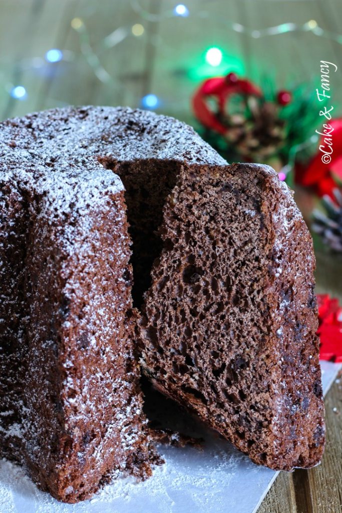 Pandoro au cacao et chocolat