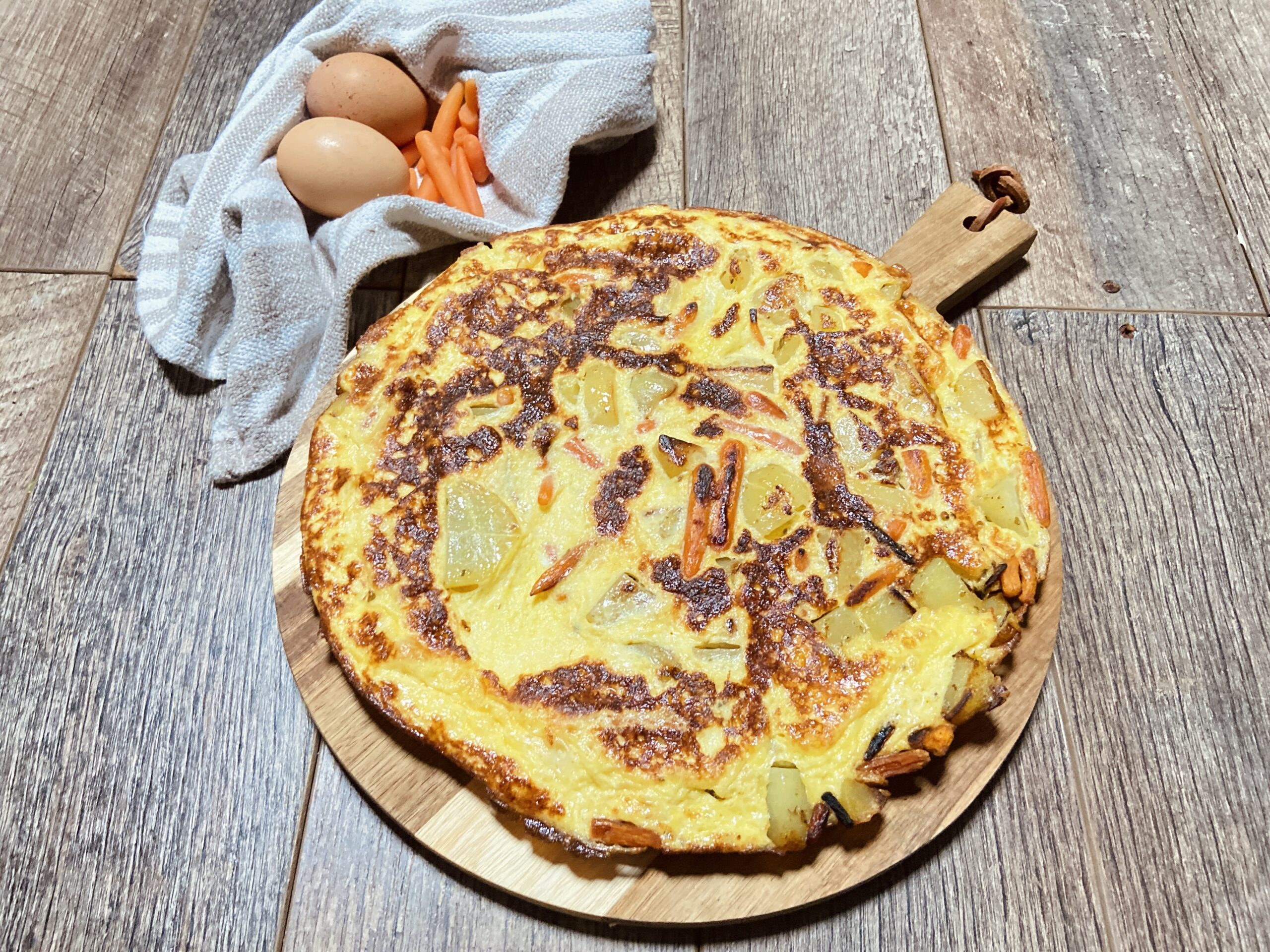 Omelette de pommes de terre et carottes