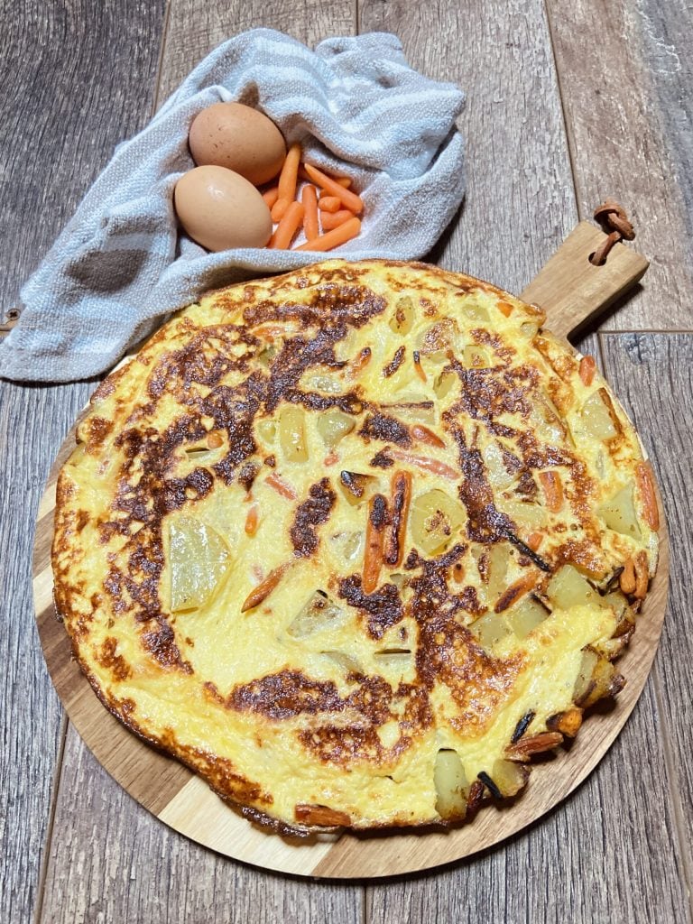 Omelette de pommes de terre et carottes