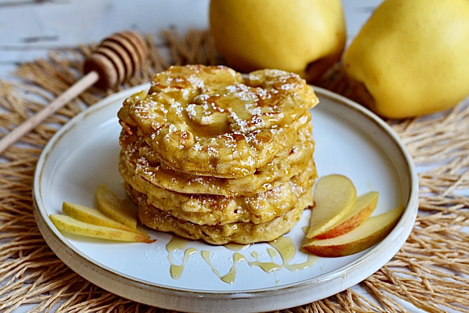 Pancakes aux pommes, sans four, prêts en quelques minutes!