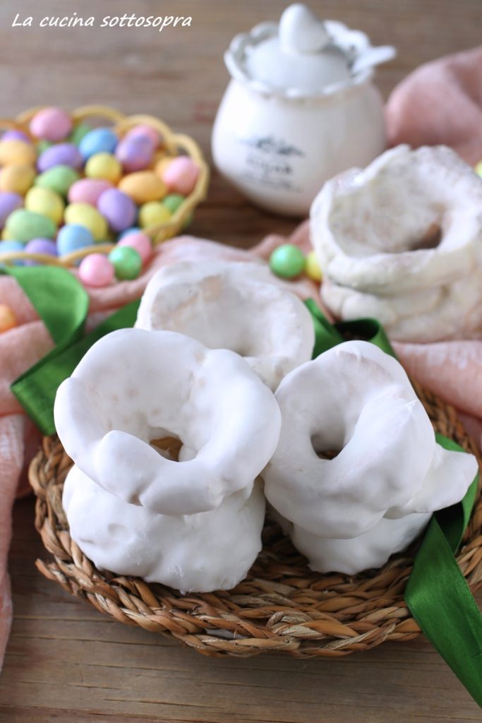 taralli de Pâques des Pouilles avec glaçage