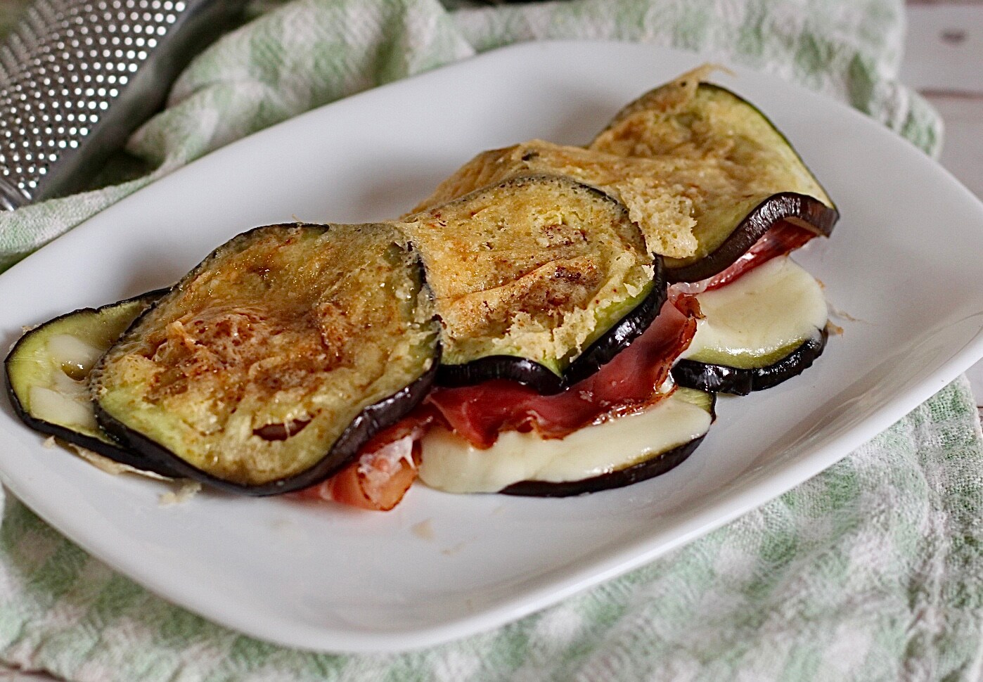 Galette d’aubergines, sans pâte, cuite à la poêle, prête en 5 minutes!