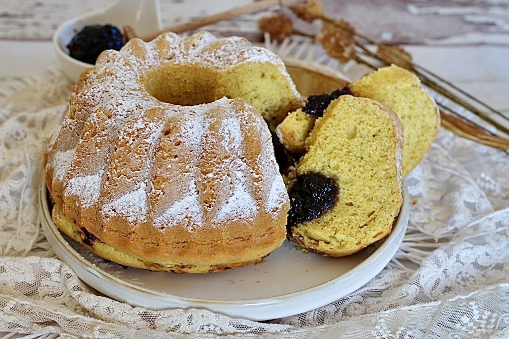 Il suffit d'un bol et de 10 minutes : le gâteau à la confiture le plus moelleux de tous les temps !