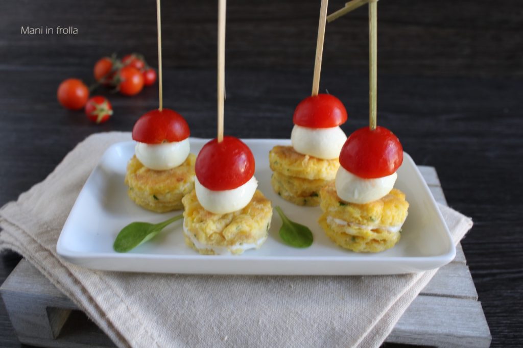 Tourtes de frittata avec fromage et tomates cerises