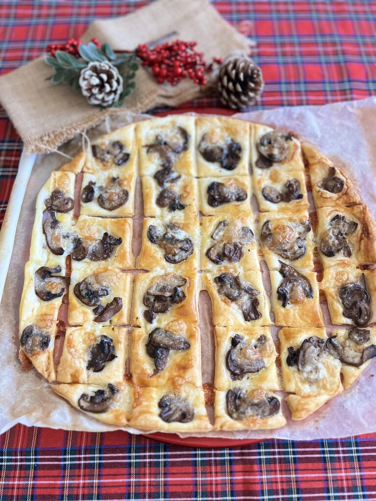 Feuilletés de Noël aux champignons et taleggio